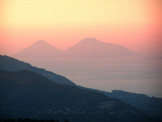 Panorama con isola di Salina