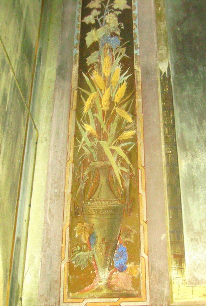 Chiesino di Via Parini: decorazione dell'interno 5