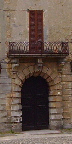 Palazzo Carpegna: portone