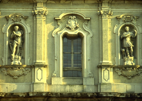 Chiesa di San Vittore: particolare della facciata