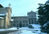 Uno scorcio della piazza 8