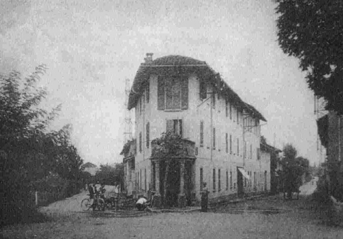 All'angolo fra Via Libertà e Via delle Cave