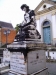 Scorcio cimitero con statue 2