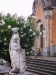 Scorcio cimitero con statue 3