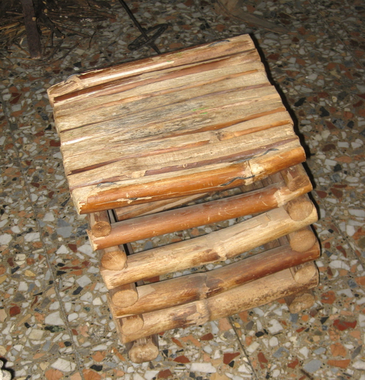 Furrizzu: sgabello in ferula