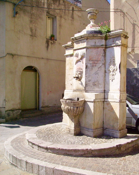 Fontana del Tocco 2