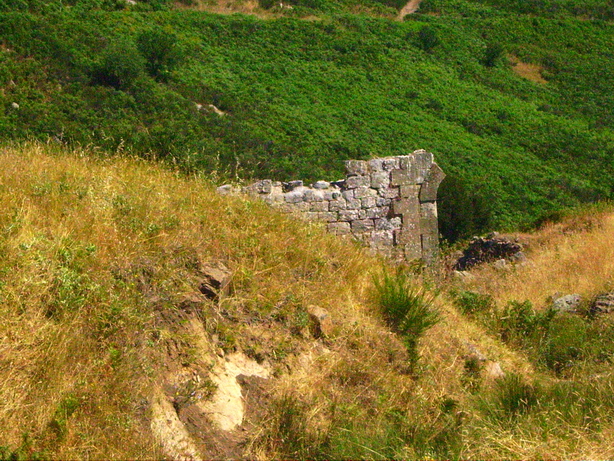 Scorcio con resti del vecchio ponte