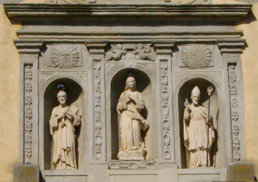 Chiesa di Santa Maria. Particolare della facciata 4